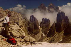 Lass jucken: Forcella Diavolo mit Blick auf Cima Cadini, Cima Cadini und Cima Cadini
